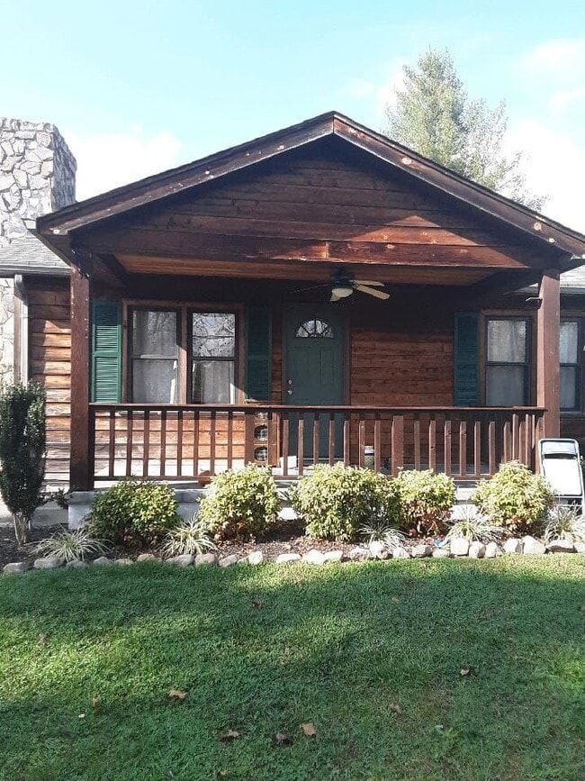 Building Photo - 60 Maple Tree Dr