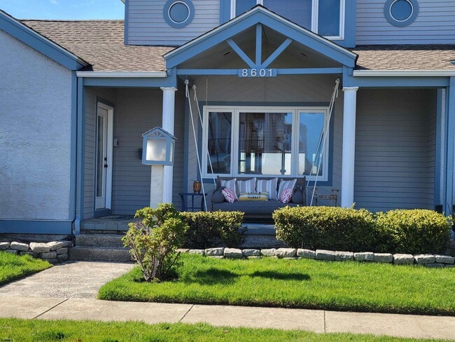 Photo - 8601 Fulton Ave