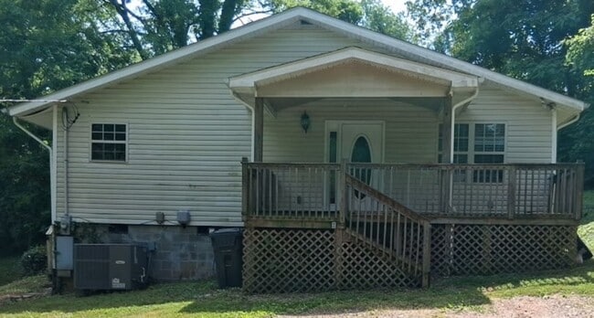 Building Photo - *Knoxville 37917 - FIVE bedroom, 2 bath newly remodeled home - Call Brad Croisdale (865) 805-9964