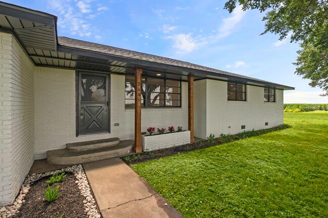 Photo - 2606 Long Ln