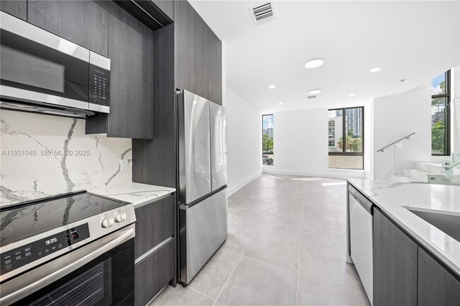 Photo - 526 SW 2nd St Unit 1