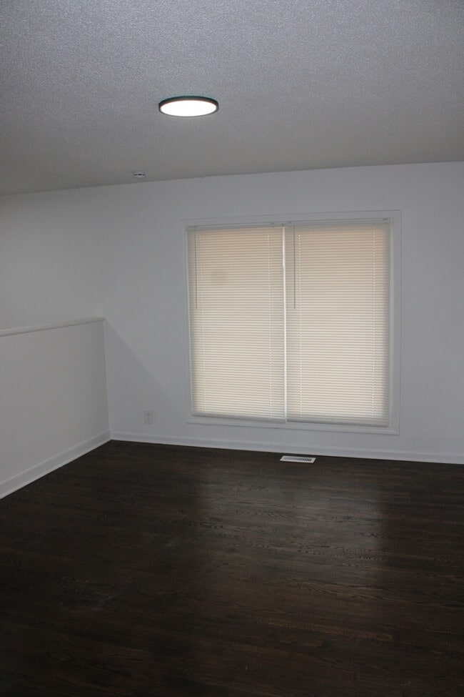 Photo - Spacious and inviting 5-bedroom, 2.5-bath home located in Kansas City, MO