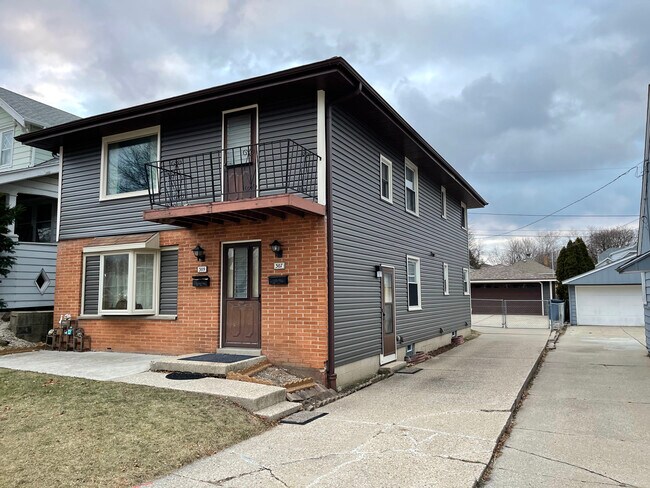 Photo - 307 S 76th St Townhome