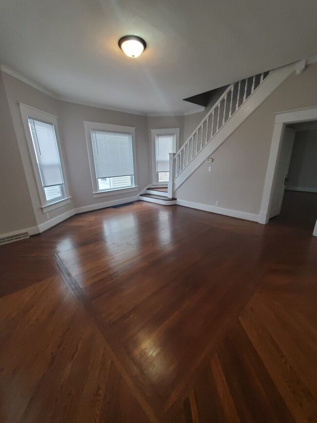 304-306 E 6th Ave