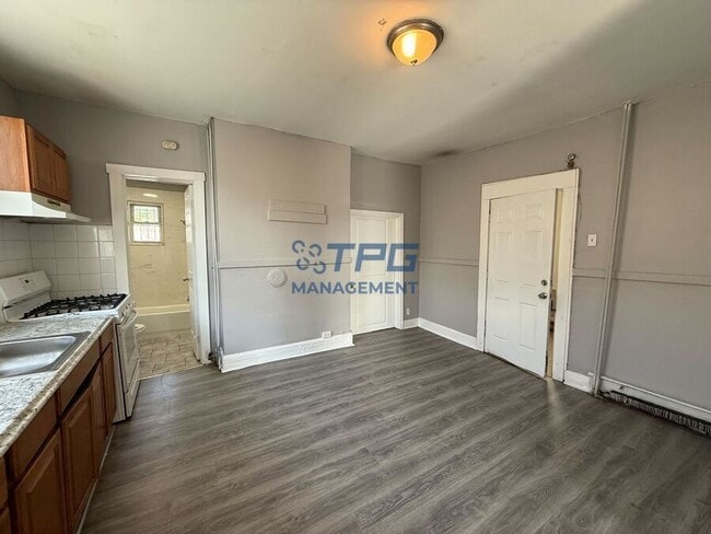96 Summer Ave Unit 2
