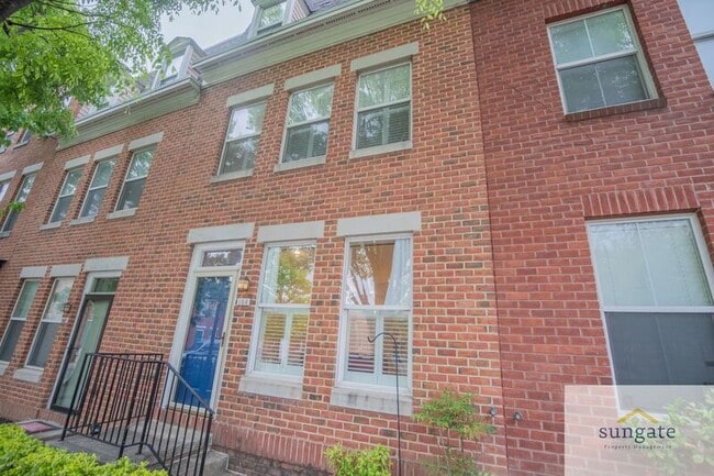 Photo - 104 N Dallas St