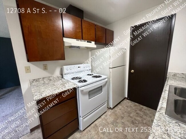 Building Photo - ONE MONTH FREE RENT! Call us today!! Unit 02 Rental