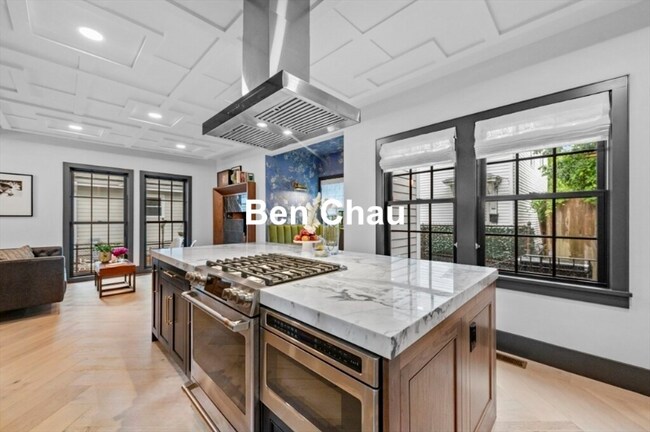 Photo - 208 Windsor St
