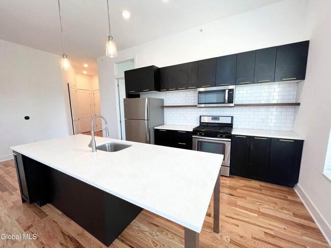 Photo - 308 Excelsior Ave Unidad 407