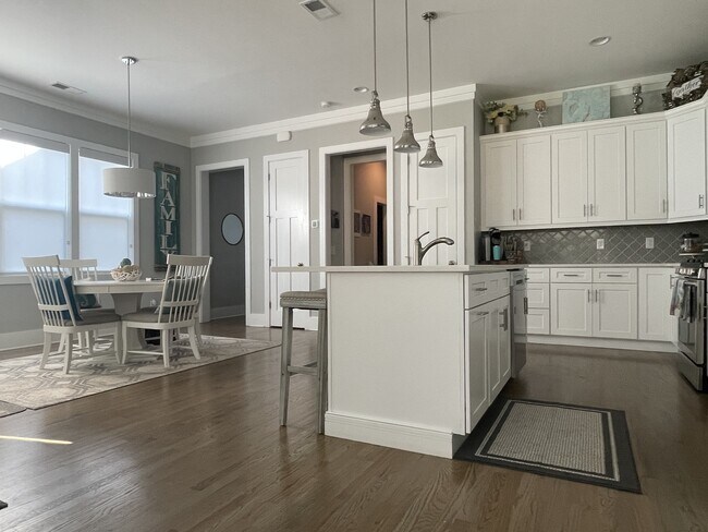 Photo - 5234 Valley Stream Rd