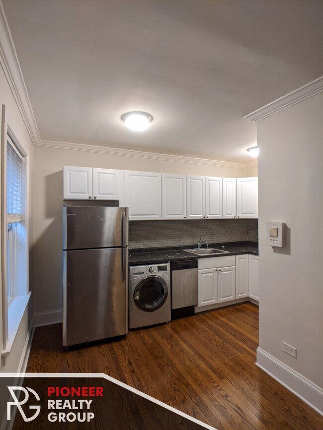 Photo - 2127 N Dayton St