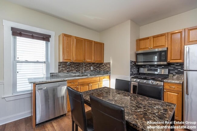 Photo - 376 Medford St Unit 2