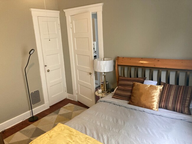 Photo - 1887 State St