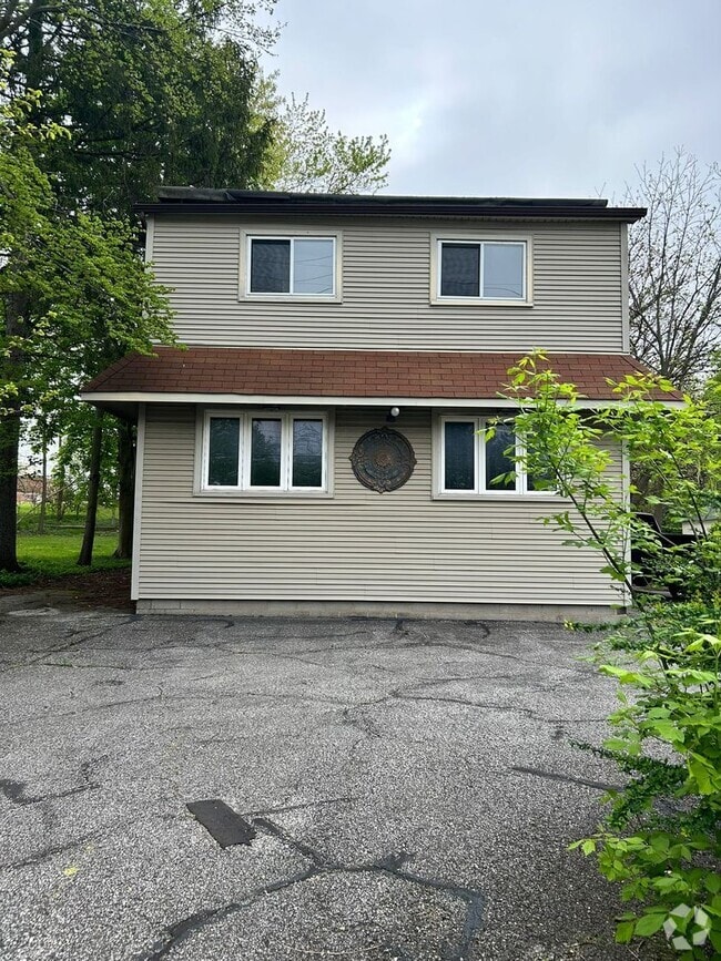 Building Photo - 46 Center Rd Unit 1 Rental