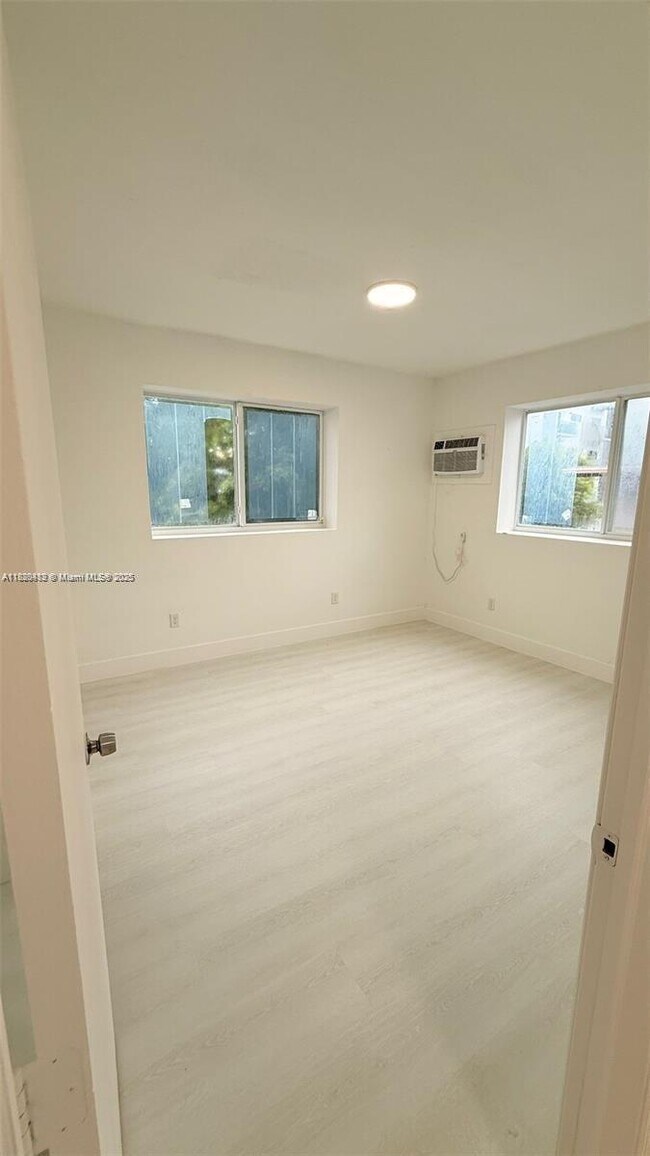 Photo - 871 SW 3rd St Unit 21-22-23