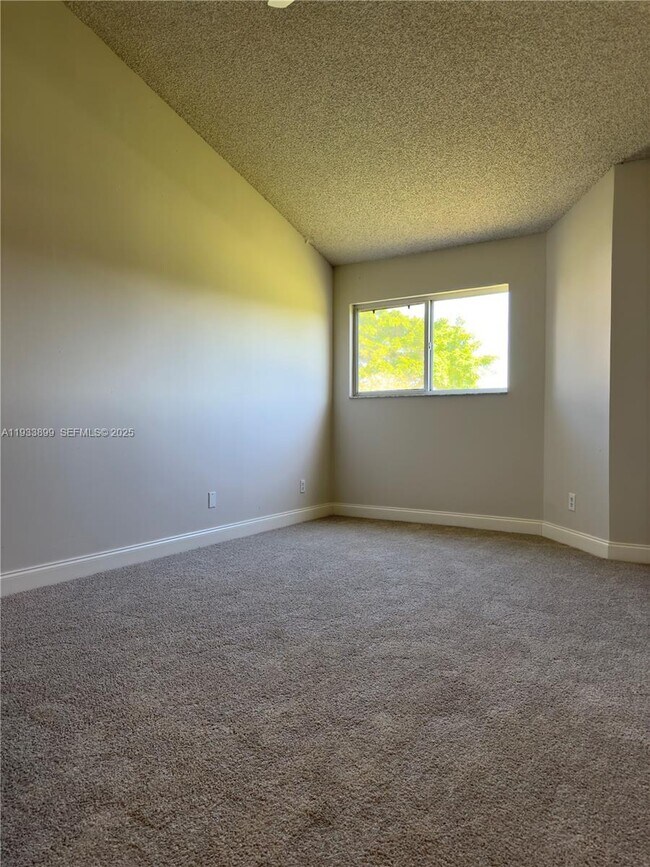 Photo - 3421 NW 44th St Unit 204