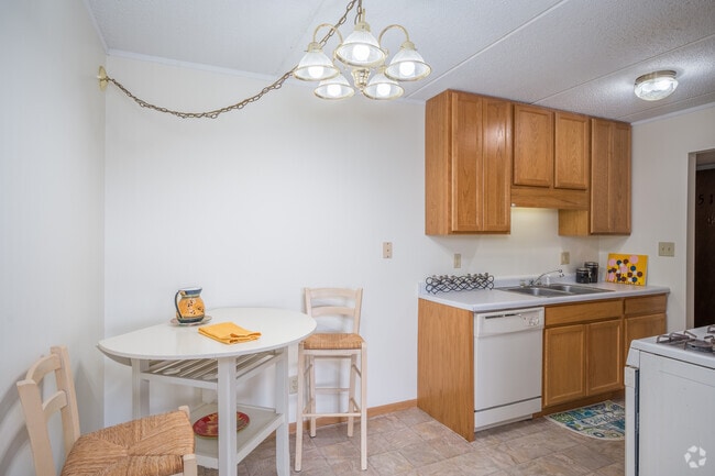 2BR Updated Kitchen & Dining Room