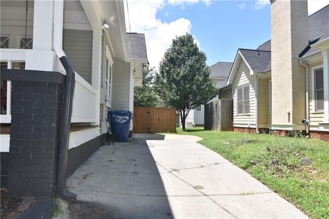 Photo - 375 Atwood St SW