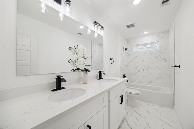 Photo - 7504 Laura Koppe Rd