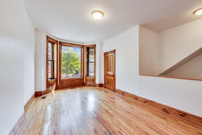 Photo - 1138 W Addison St Unit 1
