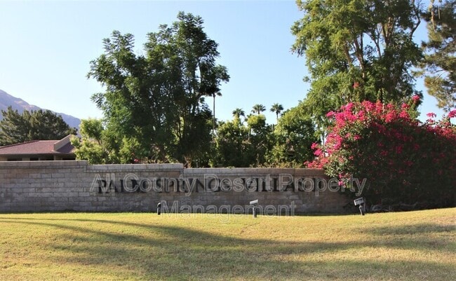 Building Photo - 2810 N Arcadia Ct