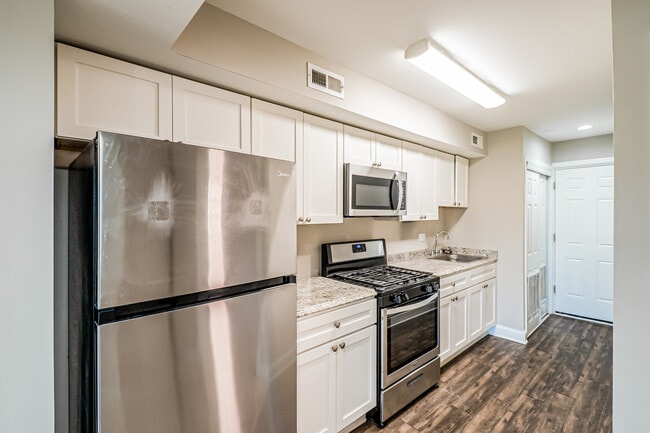 Photo - 2439 25th St SE Unit 2