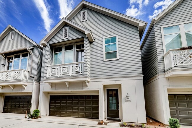 Building Photo - 2119 Naomi St