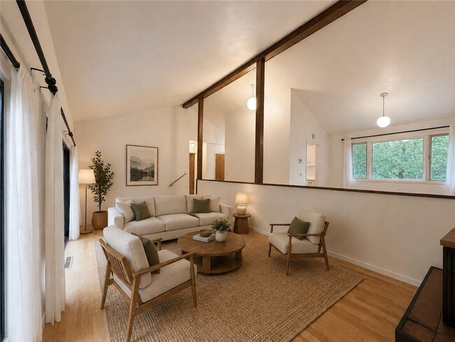 Photo - 142 Burleigh Dr
