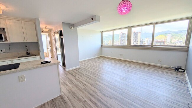 Photo - Island Colony 1-Bed 1-Bath, Sweeping Mountain Views, no parking Unit 1902