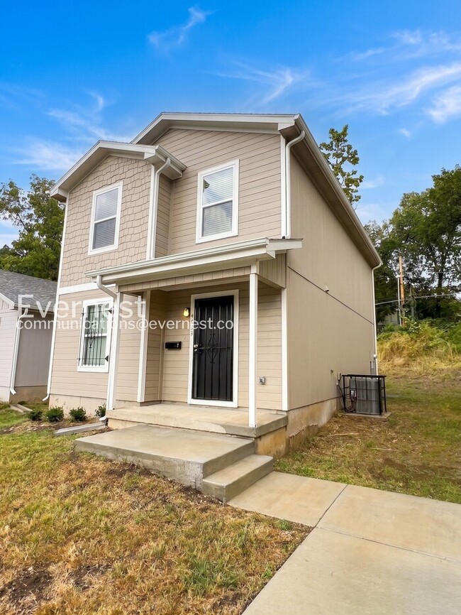 Photo - Lovely 3-Bedroom Home with Great Spaces / Pet-Friendly / Available Now!