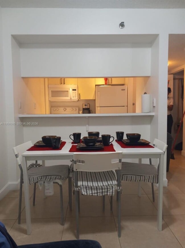 Building Photo - 800 N Miami Ave Unit 207