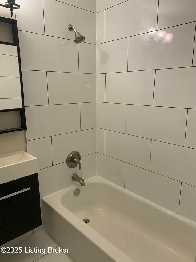 1917 Frankfort Ave Unit 2