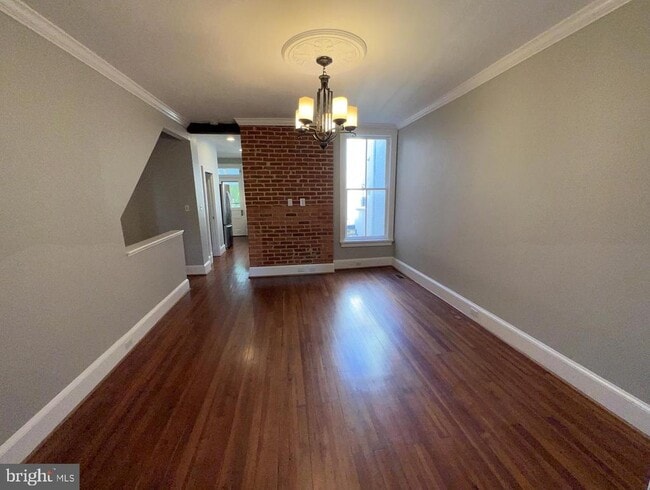 Photo - 103 E 7th St