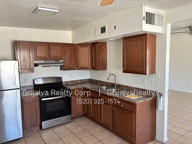 Photo - 5837 E 24th St Unit 01