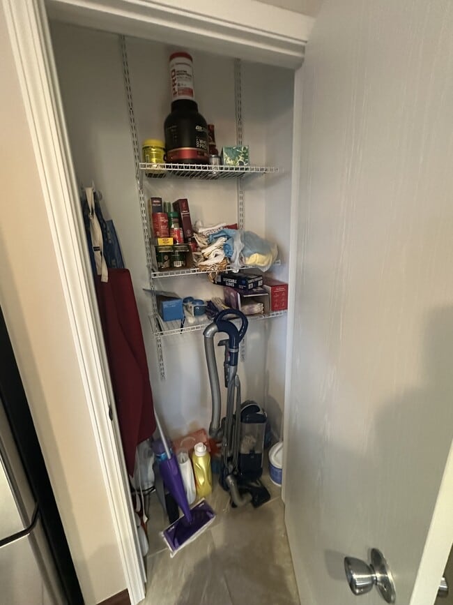 Photo - 1912 Dupont Ave S