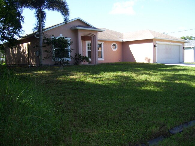 Photo - 1414 SW Merchant Ln