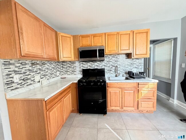 46 Frank St Unit 2nd floor