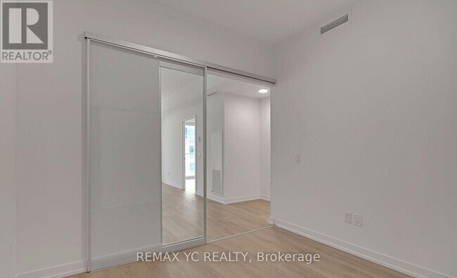 Photo - 150 Logan Ave Unité 438