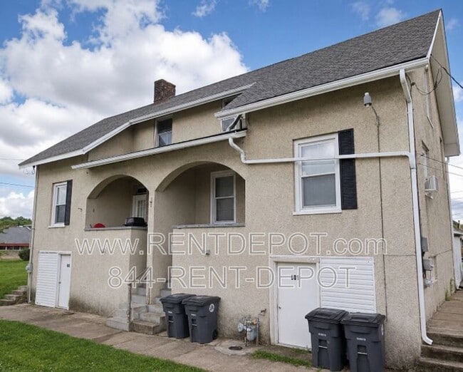 Building Photo - 805-805 Hess Ave