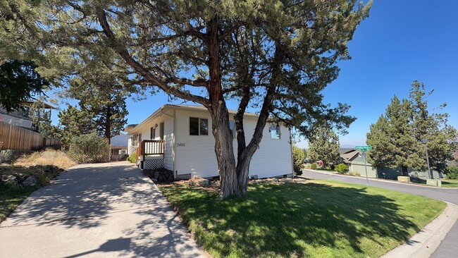 Photo - 3405 SW Hillcrest Dr