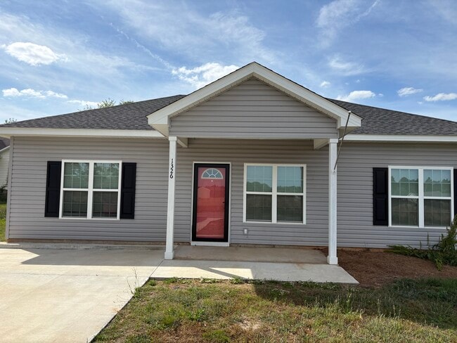 Photo - 1326 Stanley St