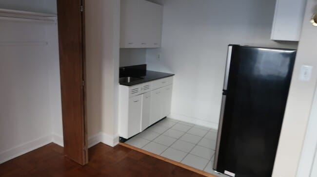 Photo - 1209 W Sherwin Ave Unit 304