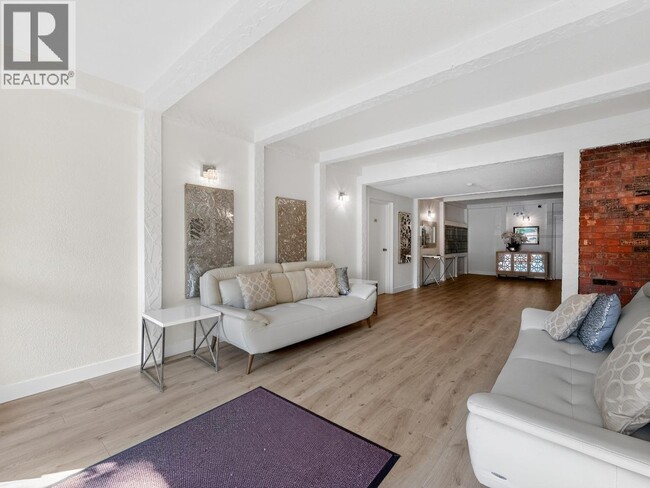 170 W 4th St Unit 104