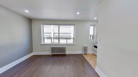 Living Area - 710 Spadina Av