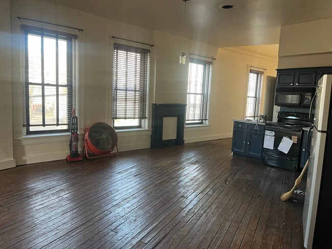 Open Plan Loft - 2873 Colerain Ave Unit #1