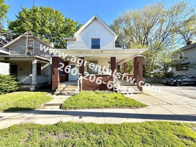 Building Photo - 1512 Taylor St Unit #2