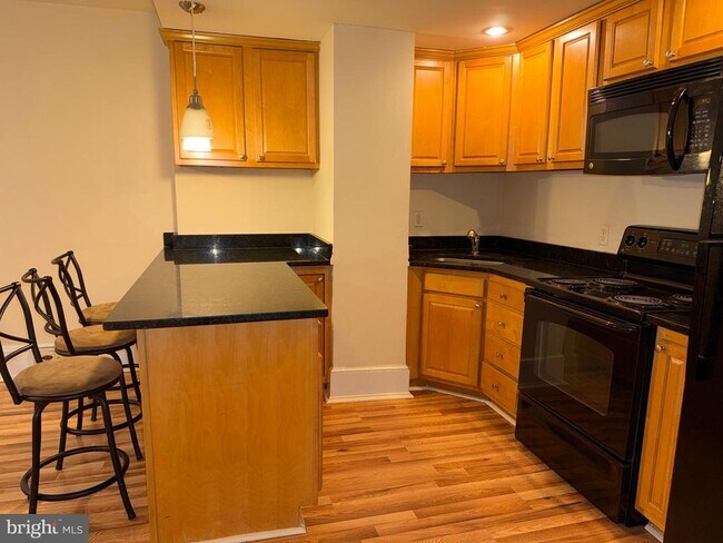 Photo - 1324 Locust St Unit 206