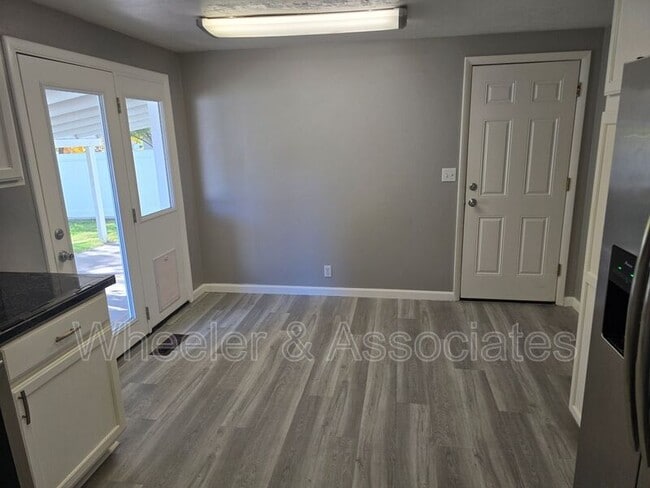 Photo - 411 Forbes Ave W