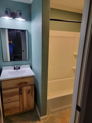 Photo - 5221 Ogilvie Ave