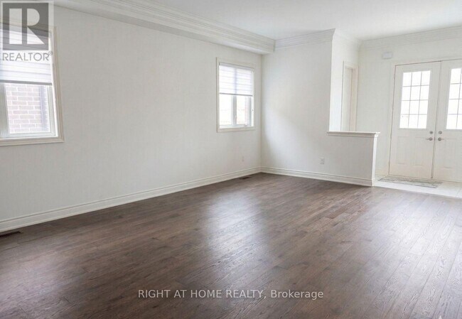 Photo - 118 Great Fls Blvd